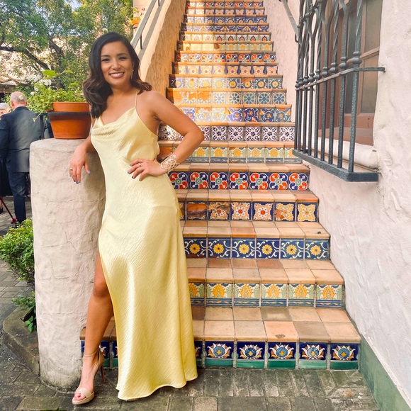 RESA river slip satin gown in butter yellow - Picture 4 of 5